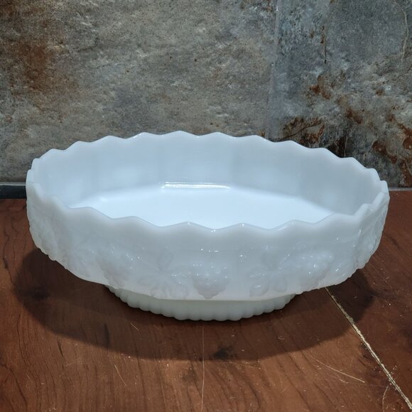 Vintage Anchor Hocking Fire King Ware Large Milk Glass Centerpiece Pedestal Bowl - Picture 11 of 12